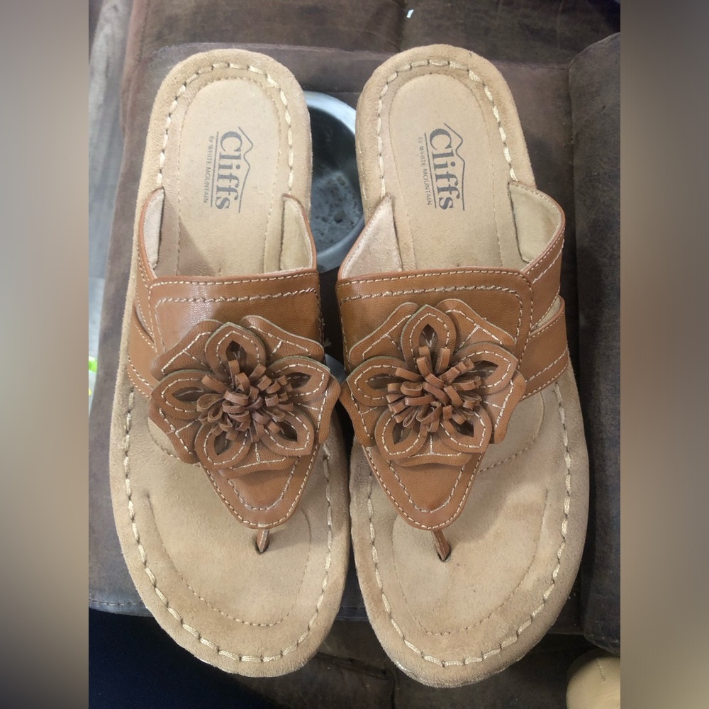 Cliffs Women's Tan Sandals